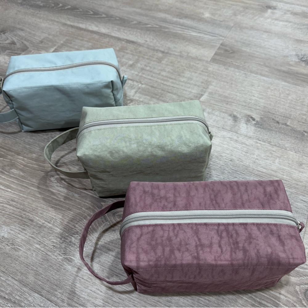 Handmade Nylon Dopp Kit - Picture 10 of 16